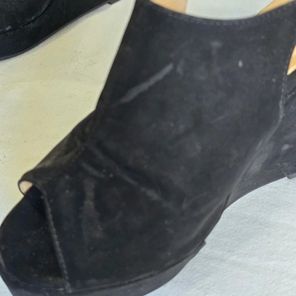 Ashley A Women Size 7 Wedge Sandals Black Faux Suede Platform Ankle Strap Heel
